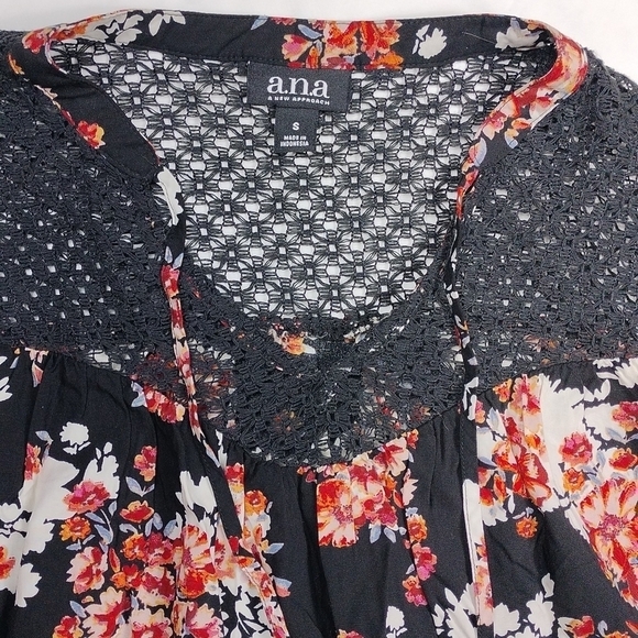 ANA women's floral small sized top with 3/4 sleeves - Picture 3 of 9